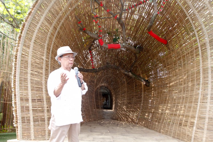 Artist Sunaryo, 76, in front of his work, titled 'Lawangkala' in Selasar Sunaryo Art Space, Bandung, on Sept. 15. 