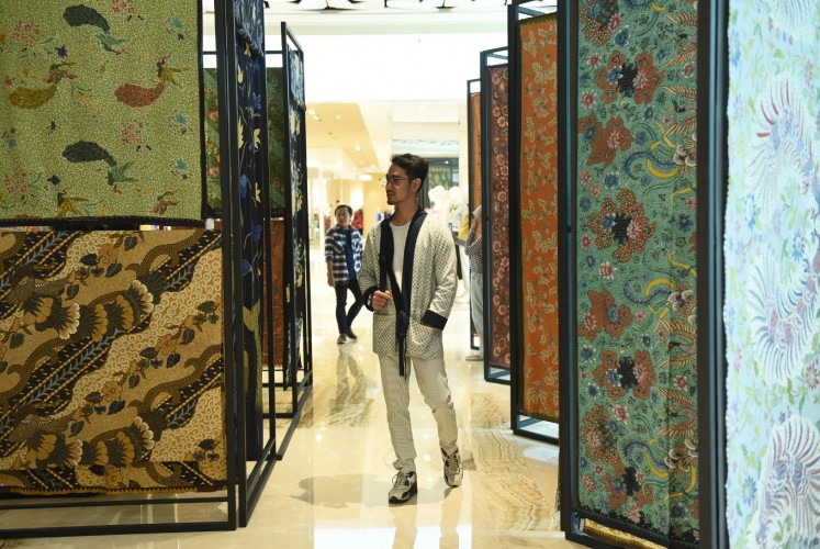 A batik exhibition at Lobby Shinta in Grand Indonesia's East Mall. 