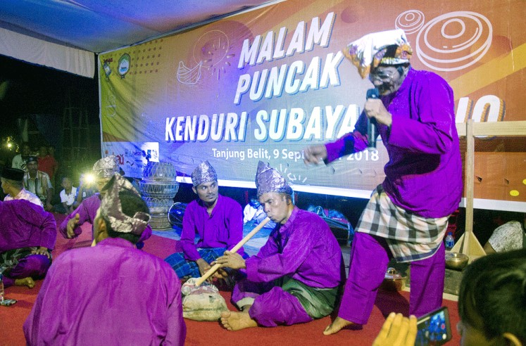 Sing along: Locals living in Bukit Rimbang Bukit Baling Wildlife Sanctuary engage in various activities such as art performances initiated by the Integrated Tiger Habitat Conservation Program (ITHCP/IMBAU) consortium. 