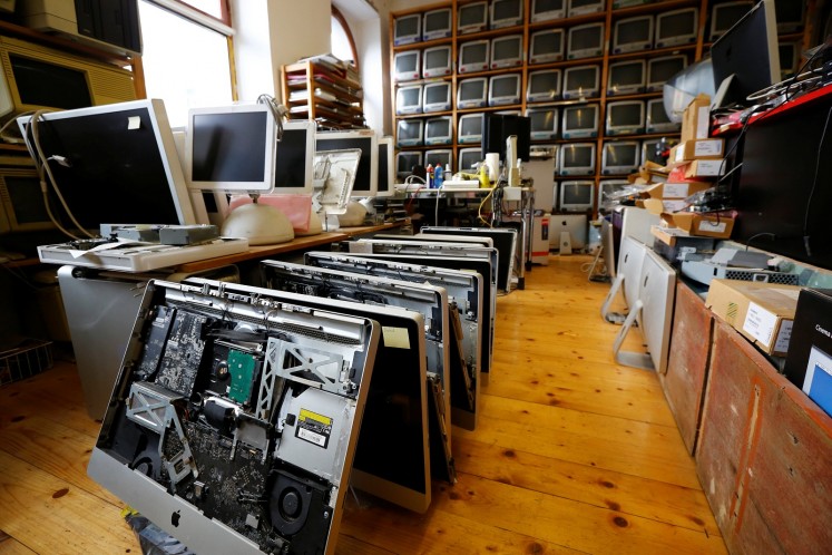 iMacs are seen in the office of Austrian Apple computer collector Roland Borsky in Vienna, Austria September 28, 2018.