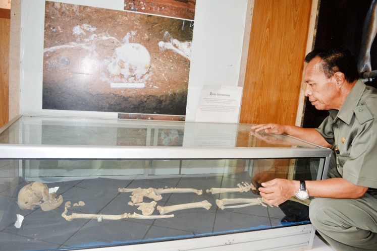 The Hobbit of Flores: The skull and bones of a Homo floresiensis are on display at Liang Bua Museum in Manggarai regency, Flores, East Nusa Tenggara. A joint team of Indonesian and Australian archeologists found the remains in the Liang Bua cave in 2003.
