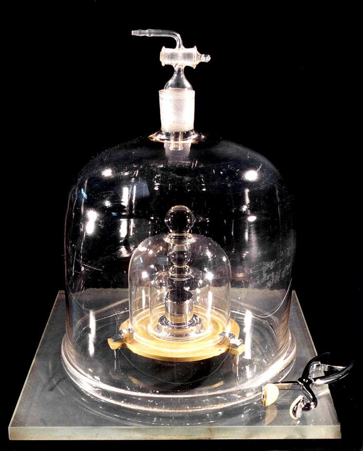 The International Prototype of the Kilogram (IPK) is pictured in Paris, France, in this undated photo obtained from social media on November 12, 2018. 