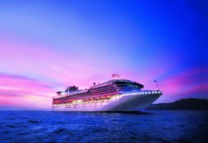 Thousands of foreign cruise passengers arrive in Semarang