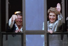 As first lady, Nancy Reagan's mission was backing 'Ronnie' 