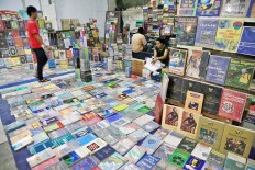 Happy National Book Day! trends on Twitter