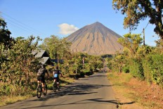 Bicycle tours of Kelimutu boost local economy