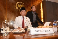 House will not punish lawmakers over wealth reports