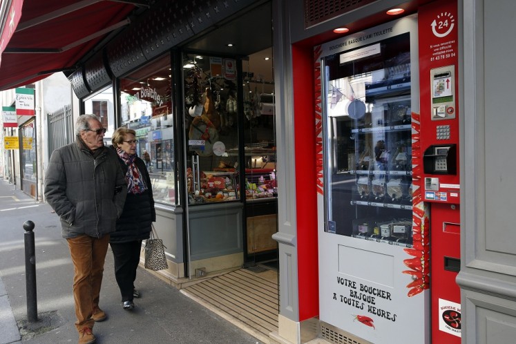 Paris Gets Sausages And Steaks 24 7 From Vending Machine