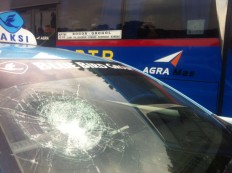 Uber, Grab say they will obtain required permits before May 31 