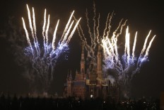 Shanghai Disneyland opening pushes up airfares