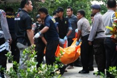  Four killed after police accidentally detonate grenade