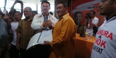Hanura requires members to vote for Ahok