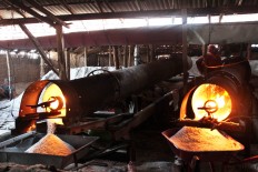 The traditional frying machine for making refined salt
