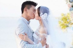 Nicky Wu sings at his own wedding, confesses his love for bride