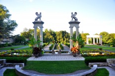 Taking a stroll in New York's 'Garden of Eden' 