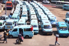 Motorcyclists attack minivan after hit-and-run