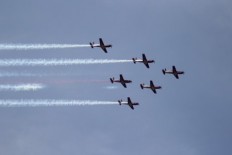  Two military skydivers die in parachute accidents