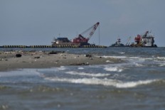  Ahok slams City Council for halting reclamation bill deliberations 