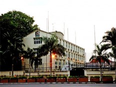 City halts land purchase plan amid tangled ownership status