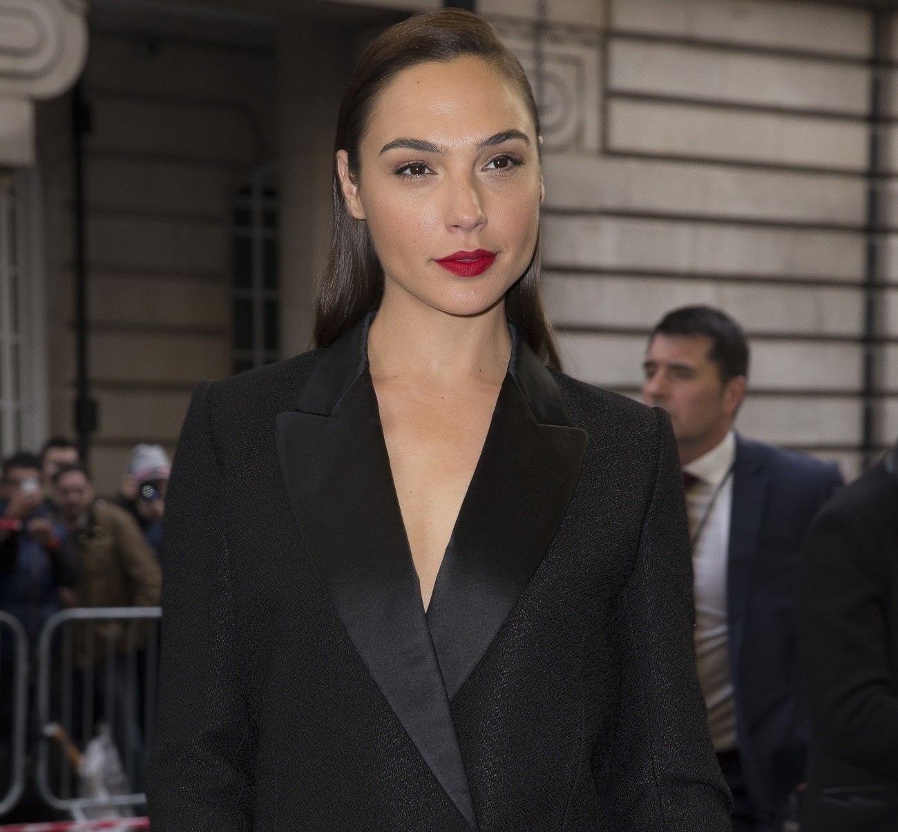 20 pics of gal gadot that will make any man sweat. 