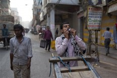 Delhi government bans all forms of chewing tobacco