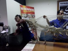 Ahok declines to meet with protesting fishermen