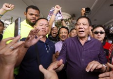 Filipino presidential candidate apologizes over rape comment