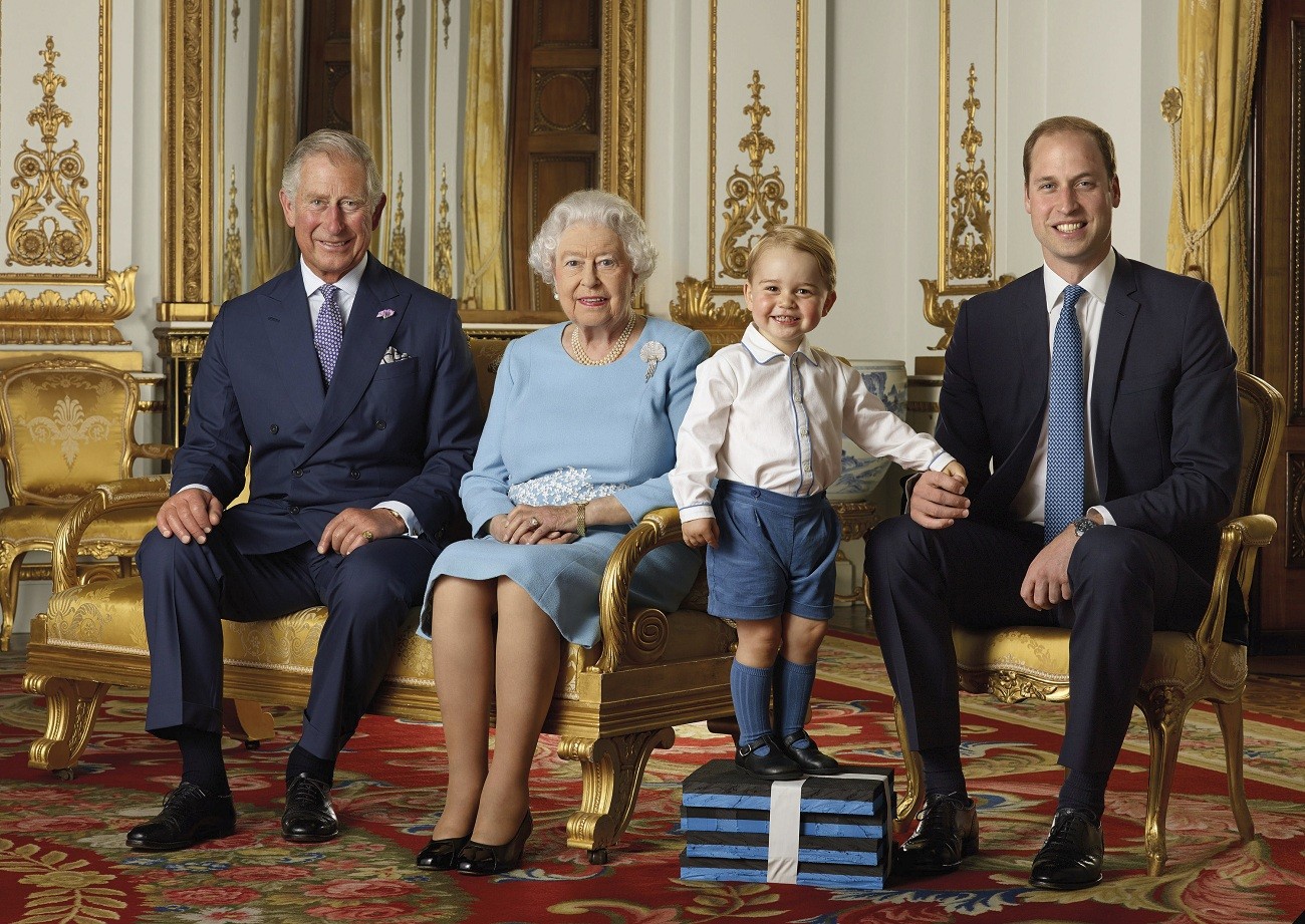 Prince George, 2, gets boost from foam blocks in royal photo