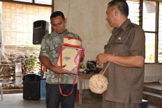 Catholic priest calls on people to reduce plastic bag use