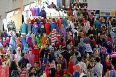 Govt urges Indonesians to transform shopping habits