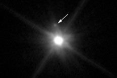 Hubble Telescope finds tiny moon orbiting dwarf planet 