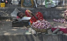 India's sizzling heat wave claims more than 300 lives