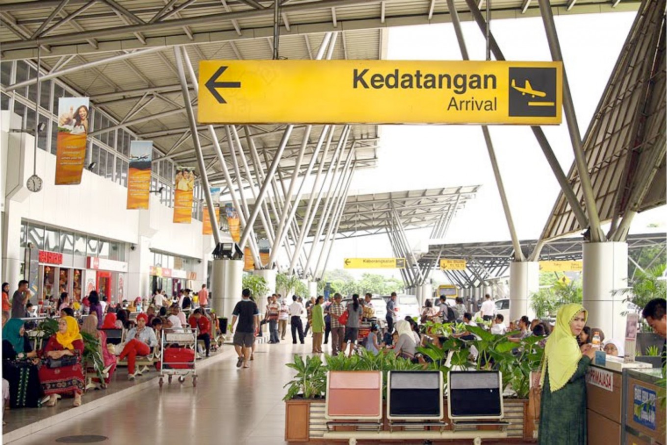  Tourist  arrivals through airports decline by 11 37 percent 