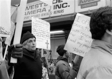 Peace activist, Jesuit priest Daniel Berrigan dies at 94 