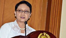 Minister praises TNI for role in bringing home hostages