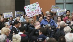 Refugee sets herself alight at immigration camp on Nauru