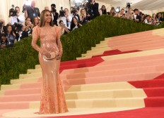 Beyoncé's solo appearance at Met Gala stokes cheating rumors 