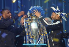 Estimated 240,000 people watch Leicester parade EPL trophy 