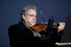 Violinist Itzhak Perlman cancels performance over LGBT law