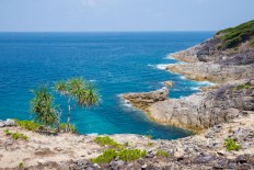 Thai authorities close popular tourist island to visitors