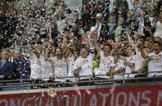 Uncertainty faces Van Gaal despite ending Man United drought 