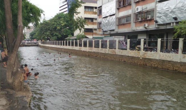  Jakarta  seeing results with cleaner rivers  City The 