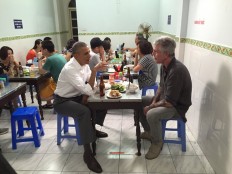 Anthony Bourdain treats President Obama to a $6 dinner