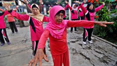 Indonesia face risks of rapid aging population