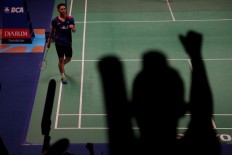 Jonatan upsets Lin Dan