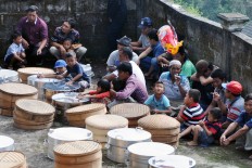 All residents, including children, take part in the Nyadran ritual. The tradition, which is performed to welcome the fasting month of Ramadhan, also aims to strengthen family bonds. The Jakarta Post/ Albertus Magnus Kus Hendratmo