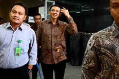 Public to be offered LRT construction bonds, Ahok says 