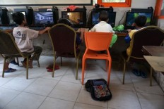 Students found skipping school in raids at internet cafes