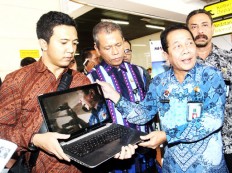 Microsoft supports local content requirement for smartphone software