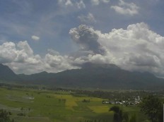  Thousands evacuated from Vanuatu as volcano erupts 